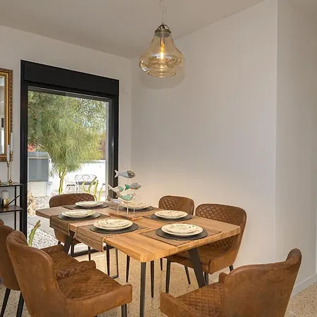 Gorgeous Stunning View With Pool Carrer del Mar