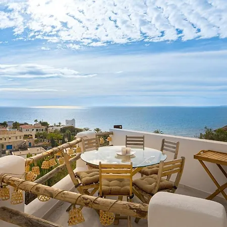 Gorgeous Stunning View With Pool Carrer del Mar