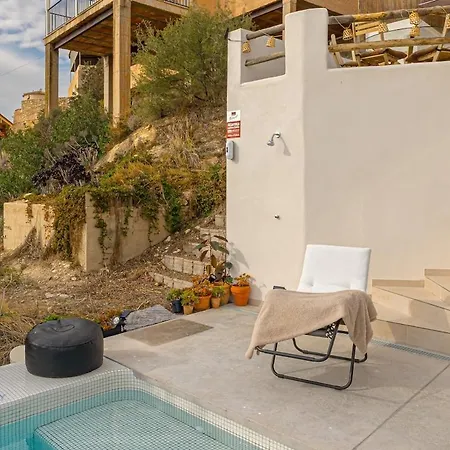 Апартаменты Gorgeous Stunning View With Pool